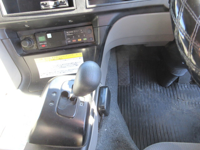 三菱ふそうスーパーグレートアルミウイング大型（10t）[写真22]