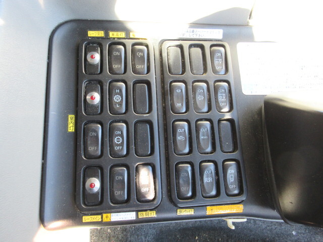 三菱ふそうスーパーグレートアルミウイング大型（10t）[写真25]