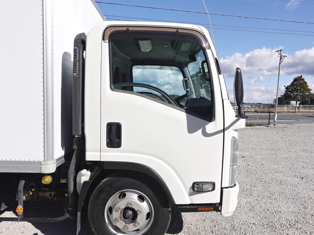 いすゞエルフパネルバン小型（2t・3t）[写真05]