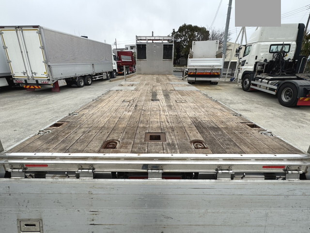 いすゞギガ平ボディ大型（10t）[写真27]