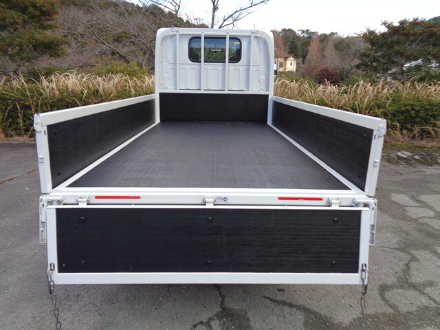 日産アトラス平ボディ小型（2t・3t）[写真10]