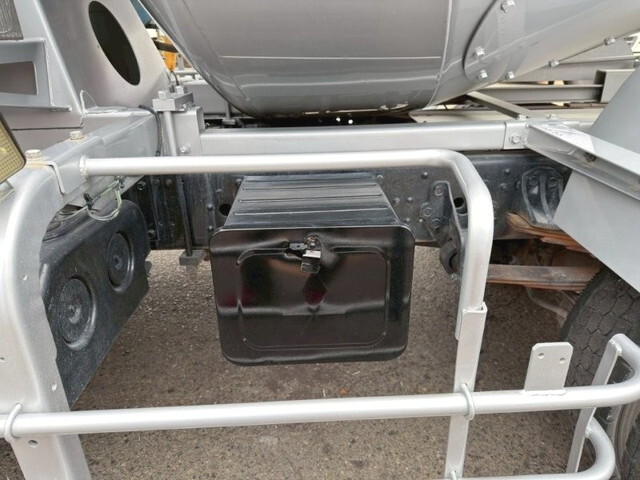 三菱ふそうファイターミキサー車（コンクリートミキサー）増トン（6t・8t）[写真17]