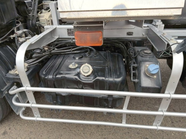 三菱ふそうファイターミキサー車（コンクリートミキサー）増トン（6t・8t）[写真19]