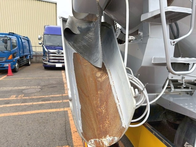 三菱ふそうファイターミキサー車（コンクリートミキサー）増トン（6t・8t）[写真09]