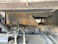 UDトラックスクオントレーラーヘッド（トラクターヘッド）大型（10t）[写真18]