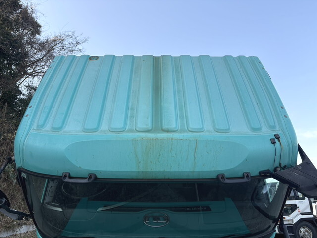 UDトラックスクオントレーラーヘッド（トラクターヘッド）大型（10t）[写真33]