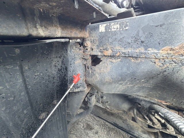 UDトラックスクオントレーラーヘッド（トラクターヘッド）大型（10t）[写真34]