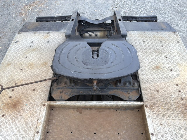 UDトラックスクオントレーラーヘッド（トラクターヘッド）大型（10t）[写真08]