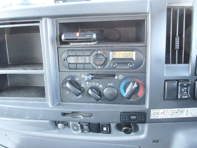 いすゞフォワードダンプ中型（4t）[写真23]