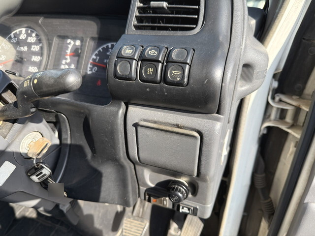 いすゞエルフアルミバン小型（2t・3t）[写真30]