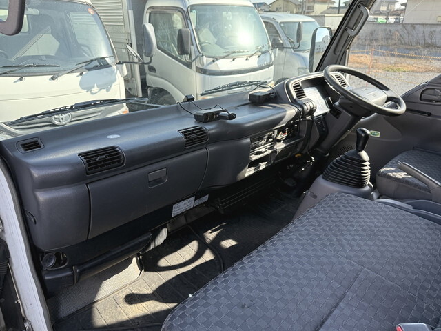 いすゞエルフアルミバン小型（2t・3t）[写真37]