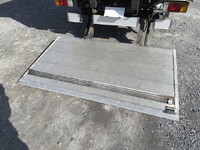 いすゞエルフアルミバン小型（2t・3t）[写真09]