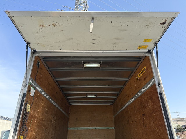 いすゞエルフアルミバン小型（2t・3t）[写真09]