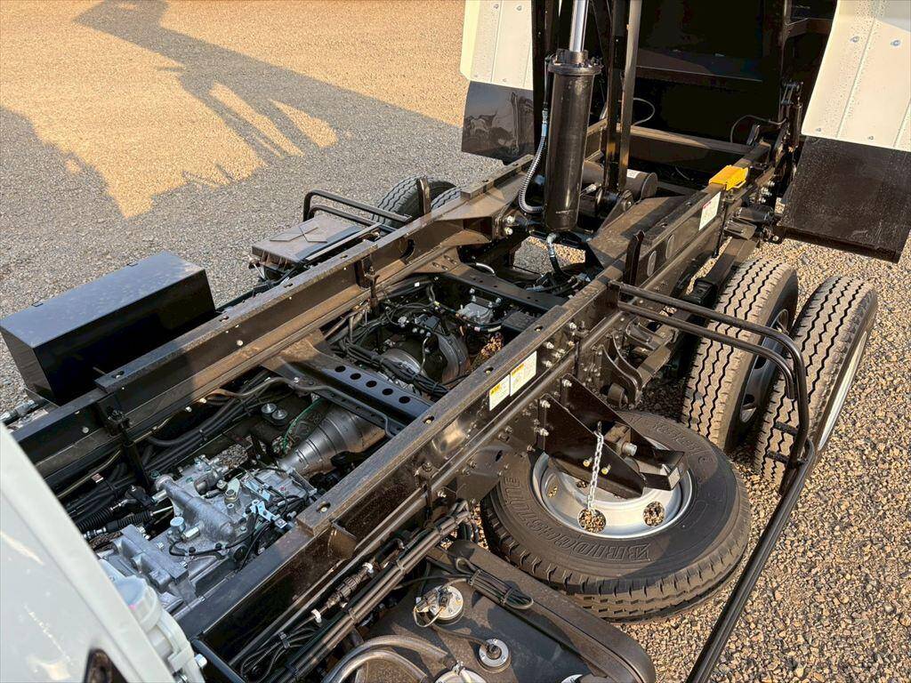 三菱ふそうファイターダンプ中型（4t）[写真14]