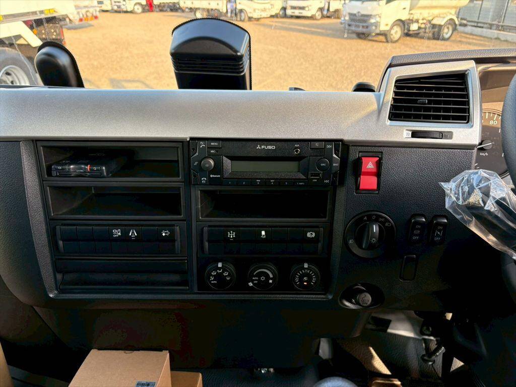 三菱ふそうファイターダンプ中型（4t）[写真21]