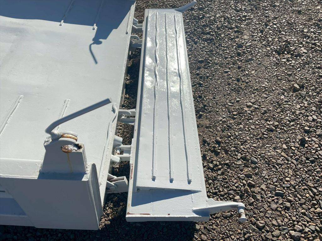 いすゞエルフローダーダンプ小型（2t・3t）[写真12]