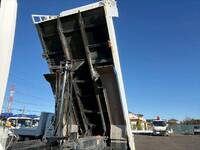 UDトラックスクオンダンプ大型（10t）[写真14]