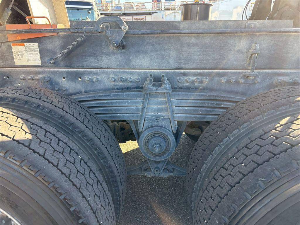 UDトラックスクオンダンプ大型（10t）[写真18]