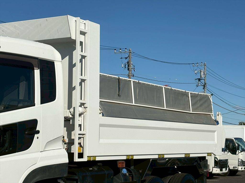 UDトラックスクオンダンプ大型（10t）[写真06]