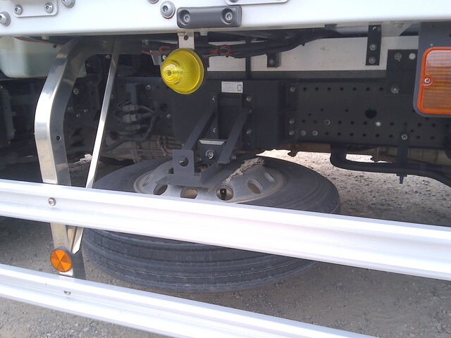 いすゞフォワードアルミウイング中型（4t）[写真12]