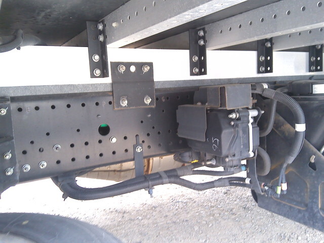 いすゞフォワードアルミウイング中型（4t）[写真14]