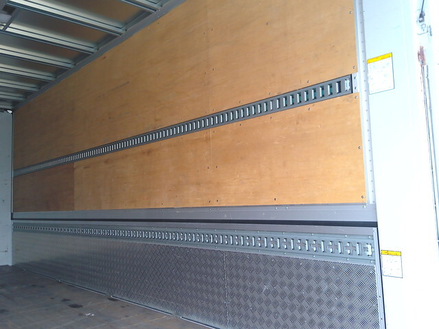 いすゞフォワードアルミウイング中型（4t）[写真21]