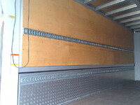 いすゞフォワードアルミウイング中型（4t）[写真23]