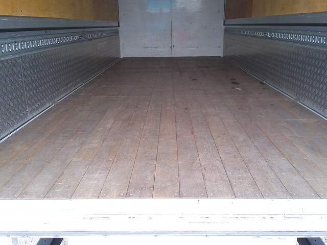 いすゞフォワードアルミウイング中型（4t）[写真23]