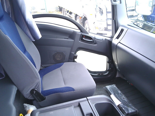 いすゞフォワードアルミウイング中型（4t）[写真31]