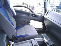 いすゞフォワードアルミウイング中型（4t）[写真32]