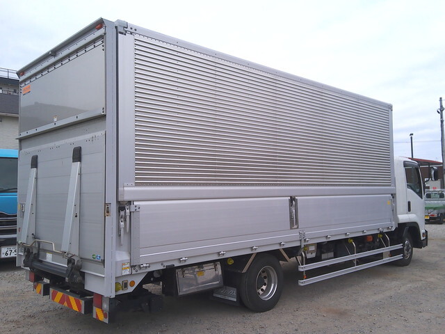 いすゞフォワードアルミウイング中型（4t）[写真04]