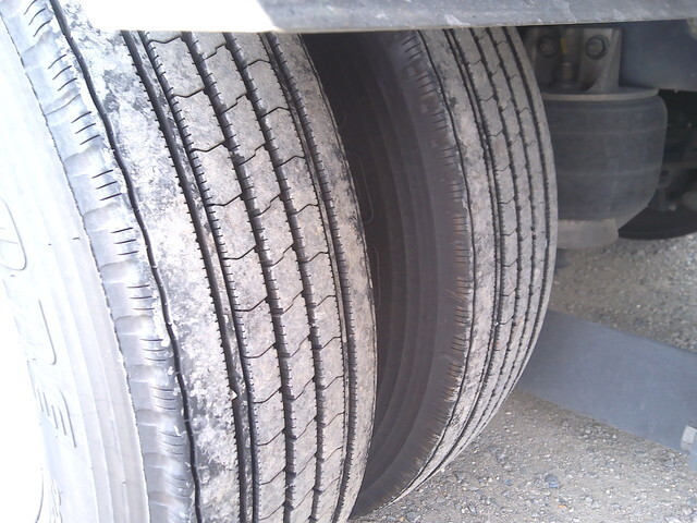 いすゞフォワードアルミウイング中型（4t）[写真09]