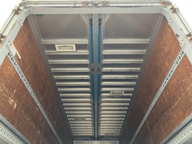 UDトラックスコンドルアルミウイング増トン（6t・8t）[写真15]