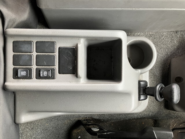 UDトラックスコンドルアルミウイング増トン（6t・8t）[写真36]