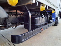 いすゞエルフセルフクレーン3段小型（2t・3t）[写真24]