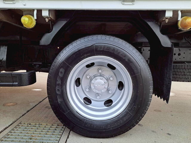 いすゞエルフセルフクレーン3段小型（2t・3t）[写真26]