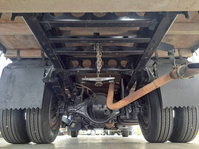 いすゞエルフセルフクレーン3段小型（2t・3t）[写真32]