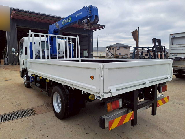 いすゞエルフセルフクレーン3段小型（2t・3t）[写真04]