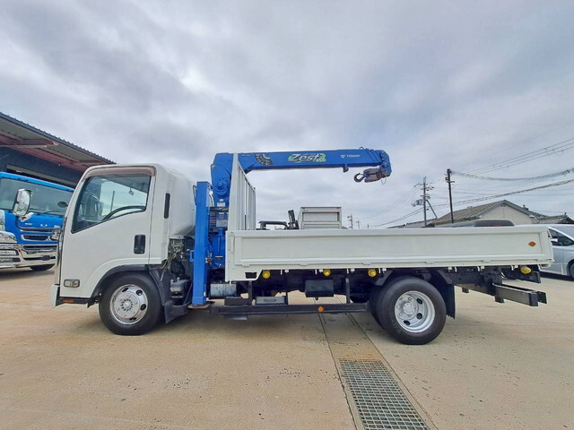 いすゞエルフセルフクレーン3段小型（2t・3t）[写真08]