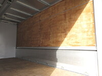 三菱ふそうキャンターアルミウイング小型（2t・3t）[写真12]