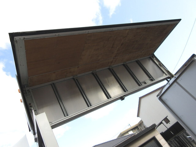 三菱ふそうキャンターアルミウイング小型（2t・3t）[写真16]