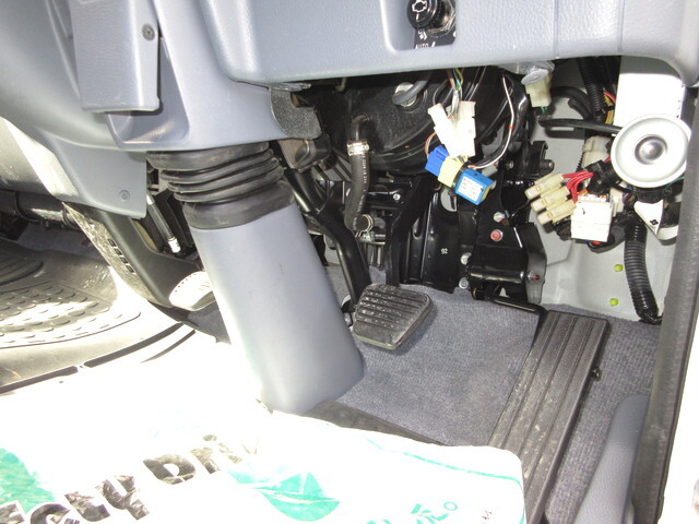 三菱ふそうキャンターアルミウイング小型（2t・3t）[写真25]