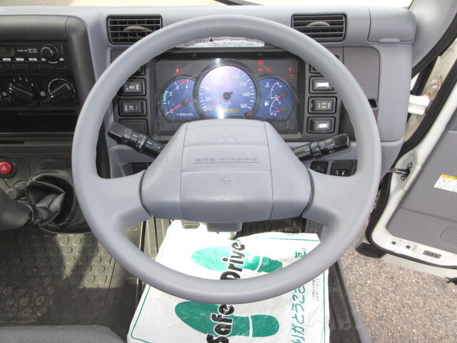 三菱ふそうキャンターアルミウイング小型（2t・3t）[写真26]