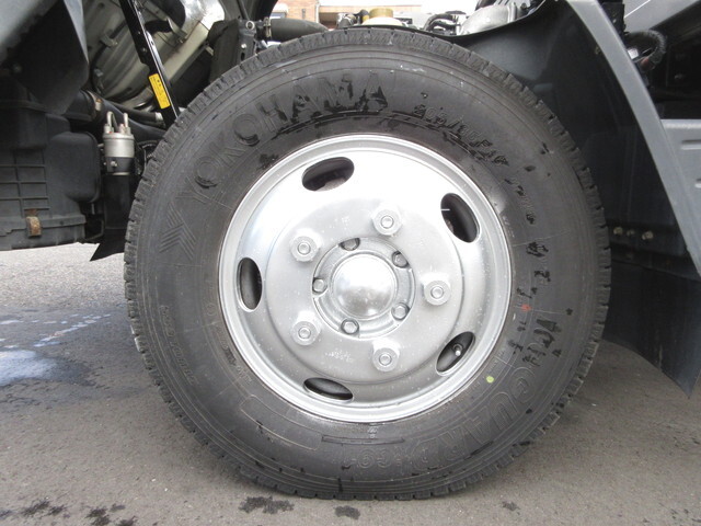 三菱ふそうキャンターアルミウイング小型（2t・3t）[写真30]