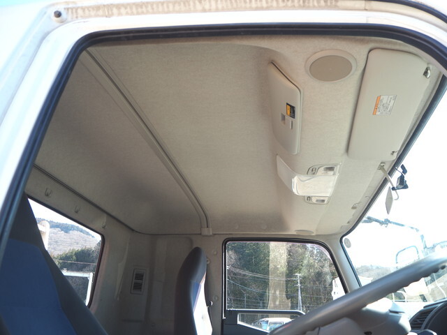 三菱ふそうファイタークレーン4段中型（4t）[写真34]