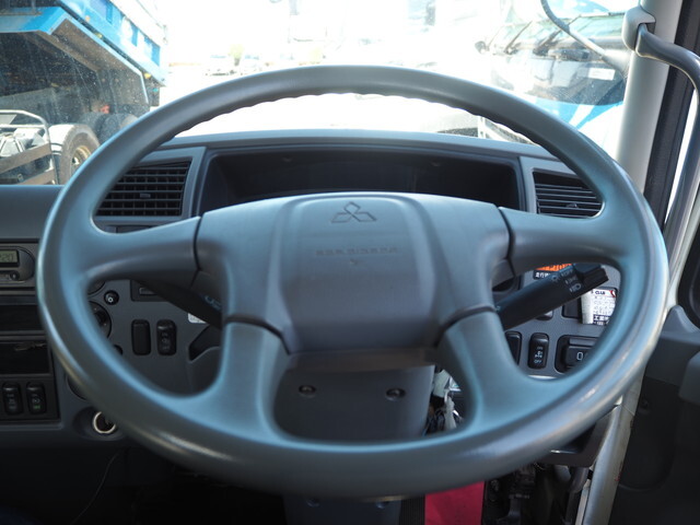 三菱ふそうファイタークレーン6段中型（4t）[写真34]