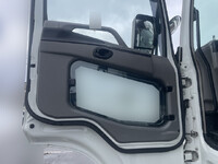 三菱ふそうスーパーグレートコンテナ専用車大型（10t）[写真26]