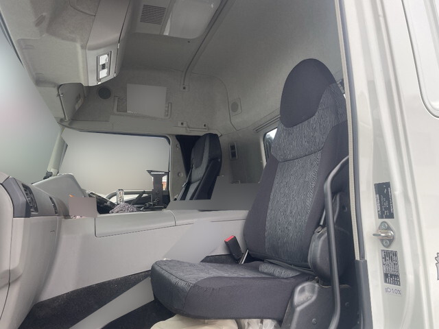 三菱ふそうスーパーグレートコンテナ専用車大型（10t）[写真27]