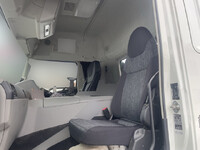 三菱ふそうスーパーグレートコンテナ専用車大型（10t）[写真28]