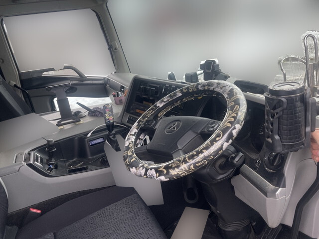 三菱ふそうスーパーグレートコンテナ専用車大型（10t）[写真30]